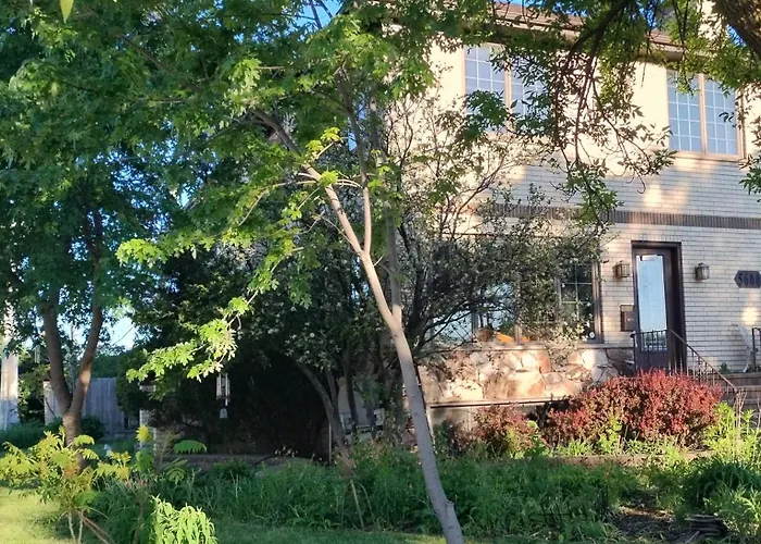 Native Garden At Chicago's Edge With Free Parking Chicago